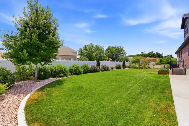 849 W 2700 S, Syracuse, UT 84075