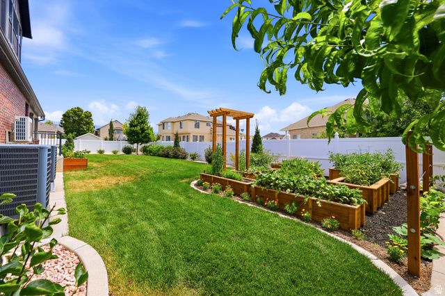 849 W 2700 S, Syracuse, UT 84075