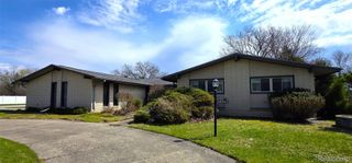 22411 Twyckingham Way, Southfield, MI 48034