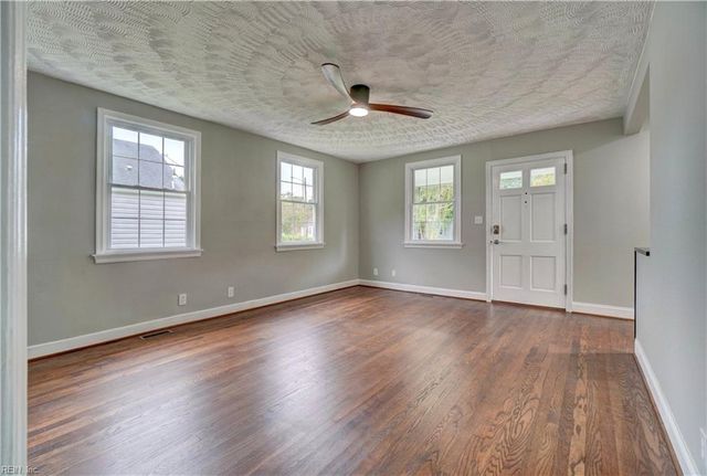 7524 Virginian DR, Norfolk, VA 23505
