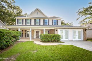 2204 Rue Beaux Chenes, Ocean Springs, MS 39564