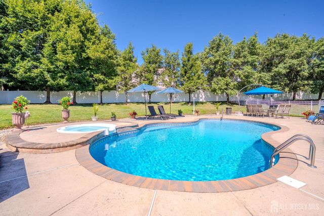 4 Dorene Court, Monroe, NJ 08831