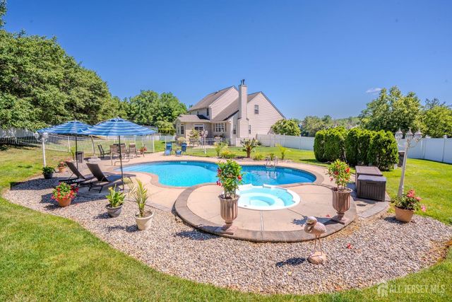 4 Dorene Court, Monroe, NJ 08831