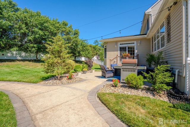 4 Dorene Court, Monroe, NJ 08831