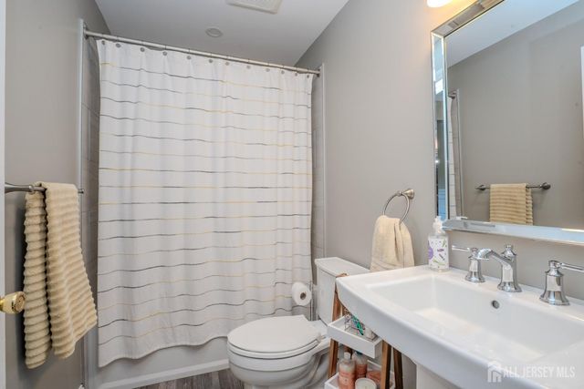 4 Dorene Court, Monroe, NJ 08831