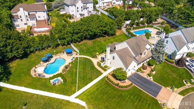 4 Dorene Court, Monroe, NJ 08831