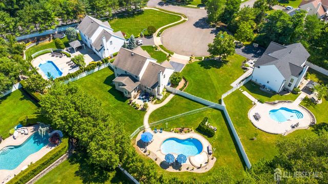 4 Dorene Court, Monroe, NJ 08831