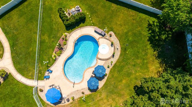 4 Dorene Court, Monroe, NJ 08831