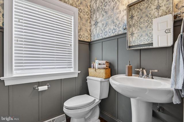 1321 BANNER DR, Lancaster, PA 17601