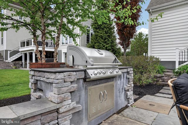 1321 BANNER DR, Lancaster, PA 17601