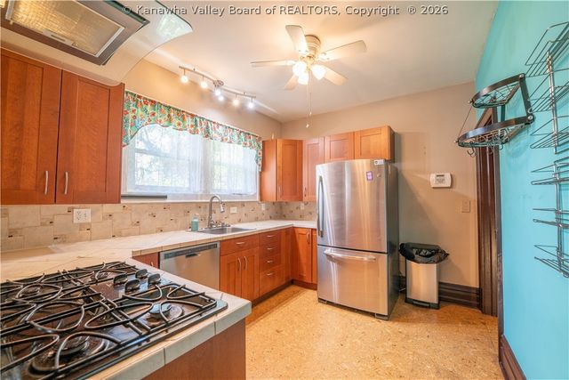 727 Garvin Avenue, Charleston, WV 25302
