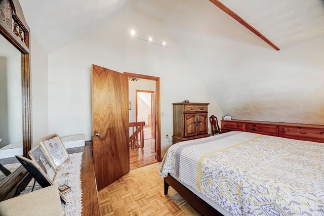 188 Washington St, New Bedford, MA 02740
