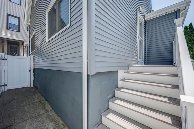 188 Washington St, New Bedford, MA 02740