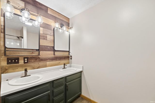 5000 Saddle Drive, Lafayette, IN 47905