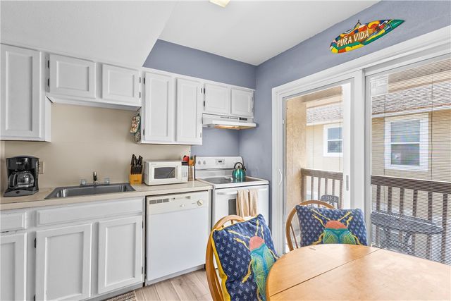 14873 Granada Dr 11, Corpus Christi, TX 78418