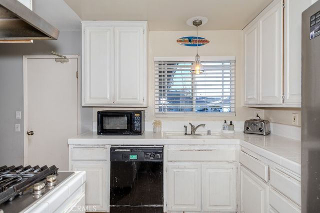 130 N Lohrum Lane, Anaheim Hills, CA 92807