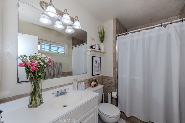 130 N Lohrum Lane, Anaheim Hills, CA 92807