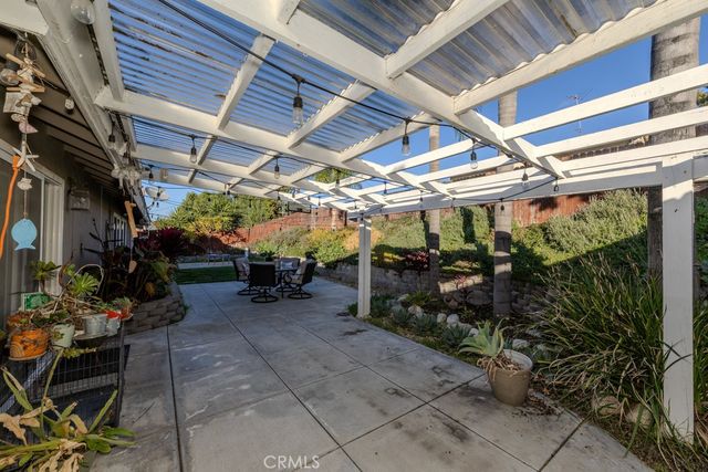 130 N Lohrum Lane, Anaheim Hills, CA 92807