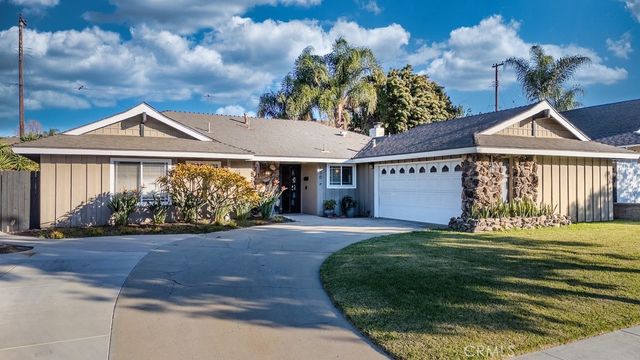 130 N Lohrum Lane, Anaheim Hills, CA 92807