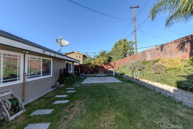 130 N Lohrum Lane, Anaheim Hills, CA 92807