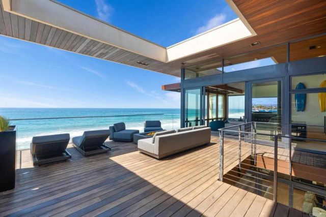 1909 S Pacific Street, Oceanside, CA 92054