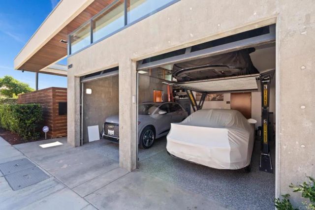 1909 S Pacific Street, Oceanside, CA 92054