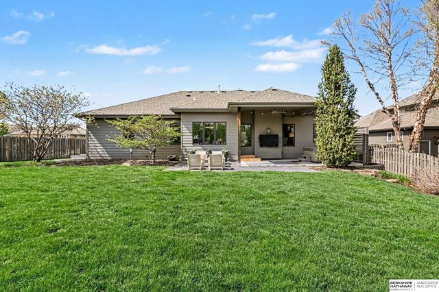 19819 Marcy Street, Omaha, NE 68022