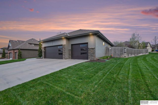 19819 Marcy Street, Omaha, NE 68022