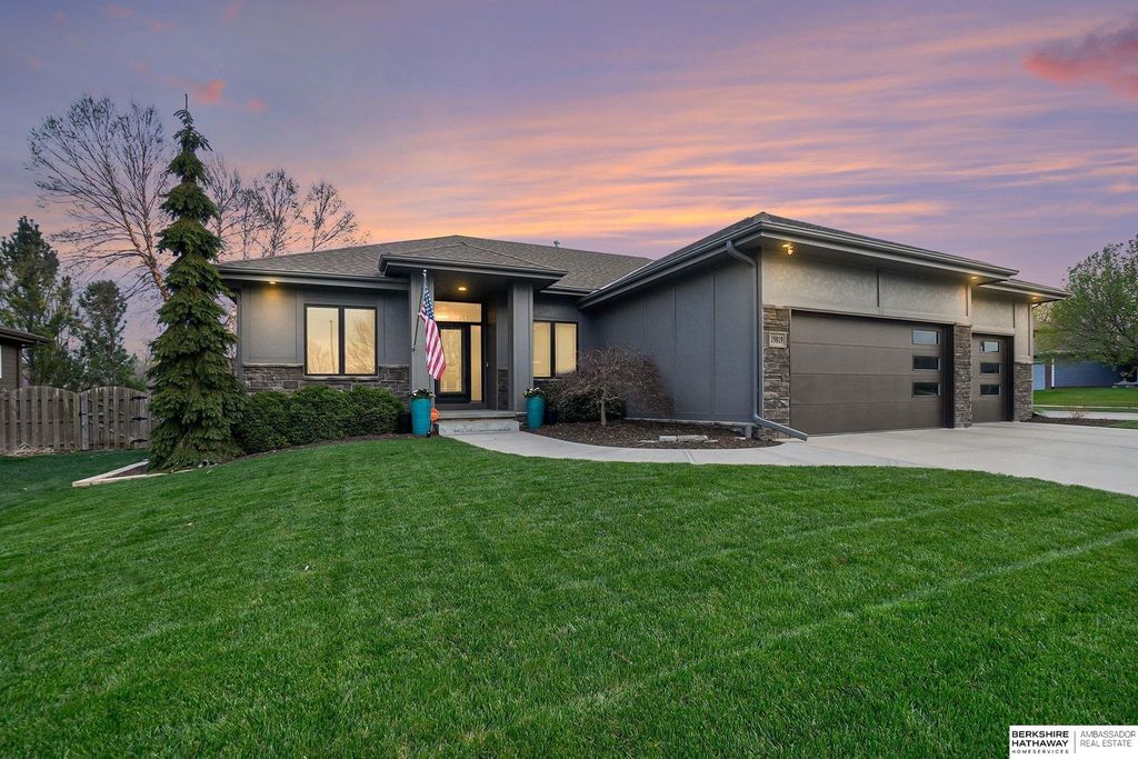 19819 Marcy Street, Omaha, NE 68022