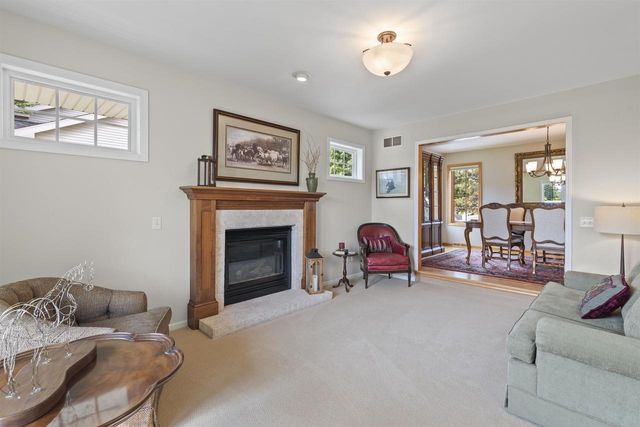 859 Fox Run Court, Oregon, WI 53575