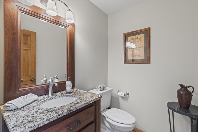 859 Fox Run Court, Oregon, WI 53575