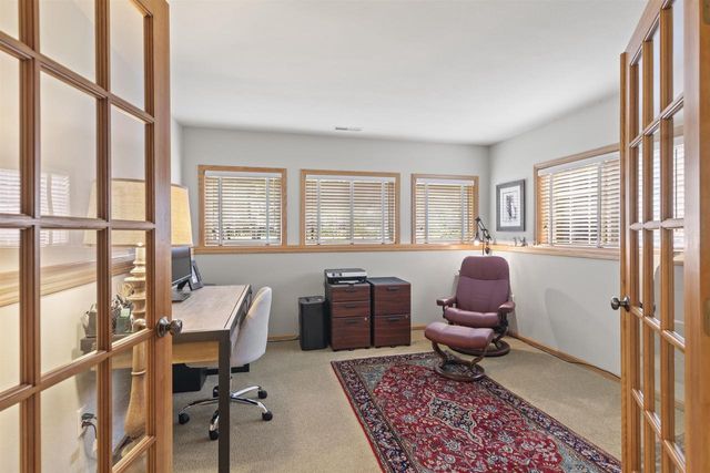859 Fox Run Court, Oregon, WI 53575