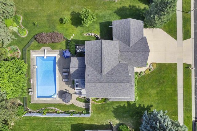 859 Fox Run Court, Oregon, WI 53575