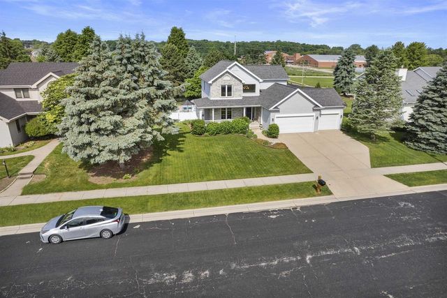 859 Fox Run Court, Oregon, WI 53575