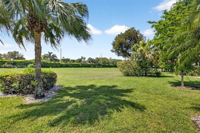 12582 N Coral Lakes Drive, Boynton Beach, FL 33437