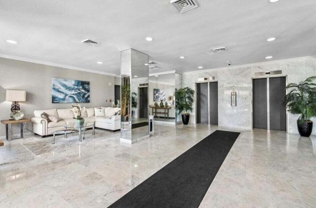 2425 Presidential Way Way 1703, West Palm Beach, FL 33401