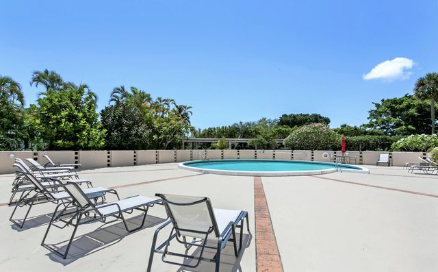 2425 Presidential Way Way 1703, West Palm Beach, FL 33401