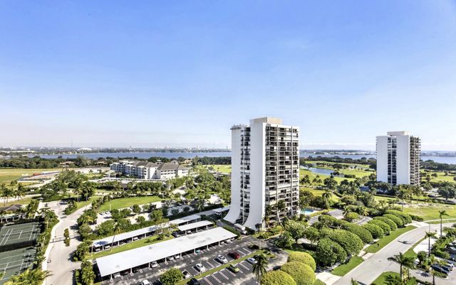 2425 Presidential Way Way 1703, West Palm Beach, FL 33401