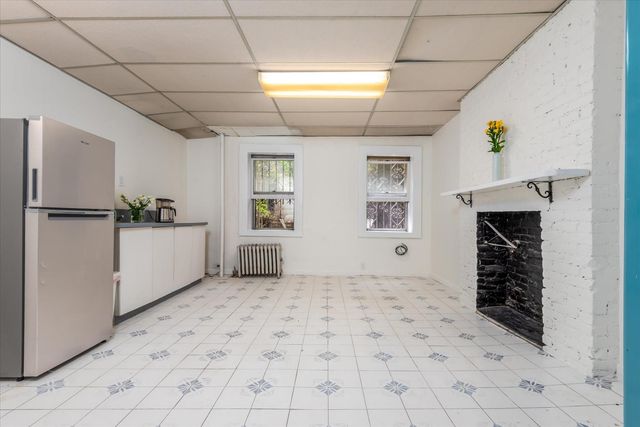 208 East 75th Street, New York (manhattan), NY 10021