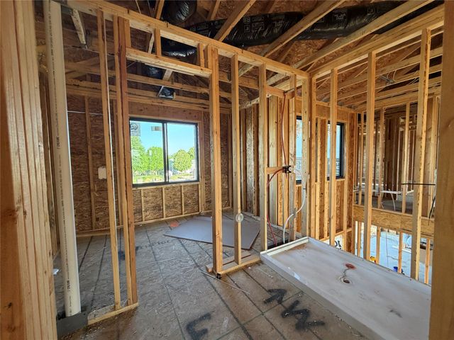4735 Hillsdale Drive, Urbandale, IA 50322
