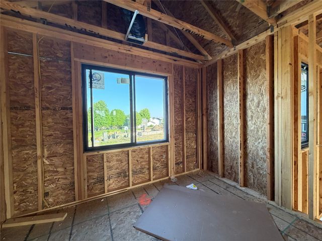 4735 Hillsdale Drive, Urbandale, IA 50322