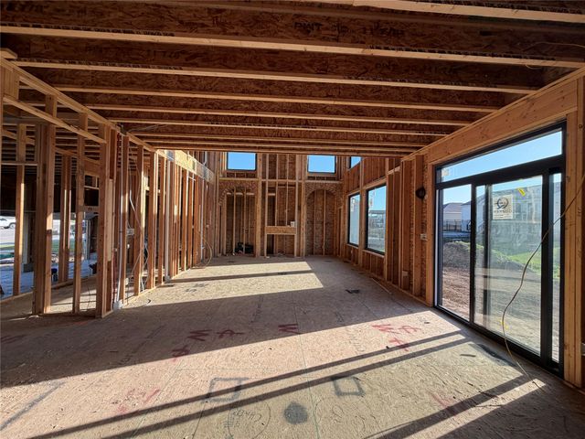 4735 Hillsdale Drive, Urbandale, IA 50322