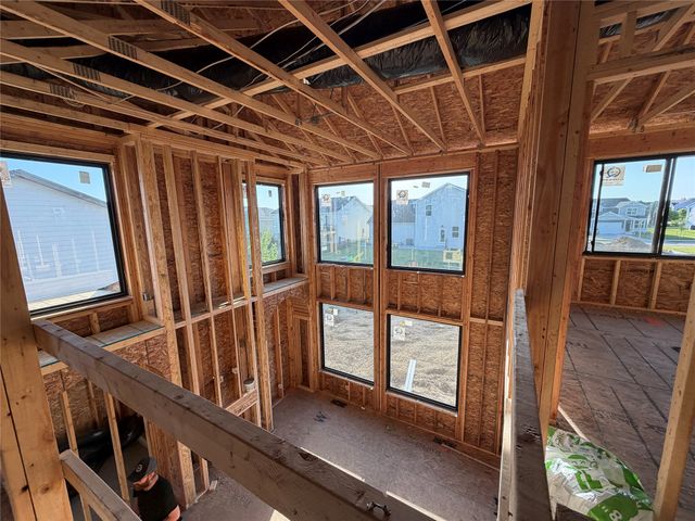 4735 Hillsdale Drive, Urbandale, IA 50322