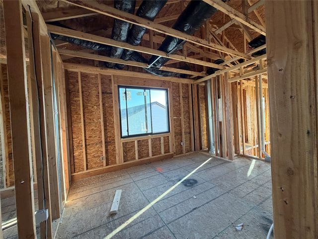 4735 Hillsdale Drive, Urbandale, IA 50322