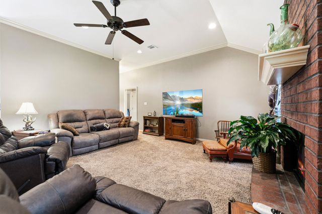 578 ElmWood Drive, Woodway, TX 76712