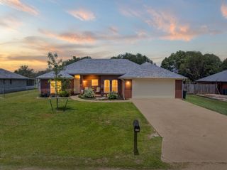 578 ElmWood Drive, Woodway, TX 76712