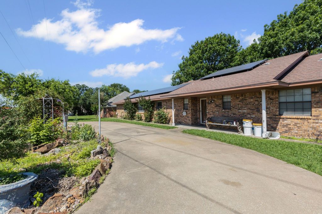 100 Yorkshire Drive, Princeton, TX 75407
