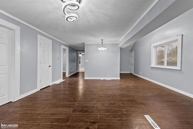 2105 Lambden Road, Flint, MI 48532