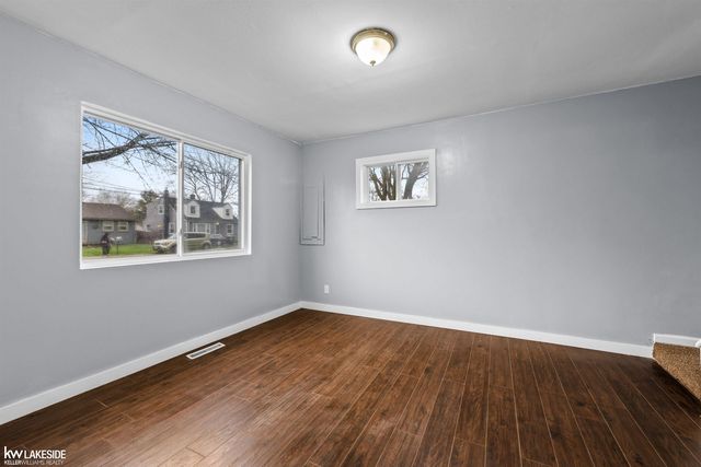 2105 Lambden Road, Flint, MI 48532