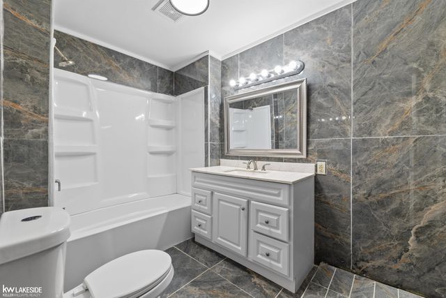 2105 Lambden Road, Flint, MI 48532